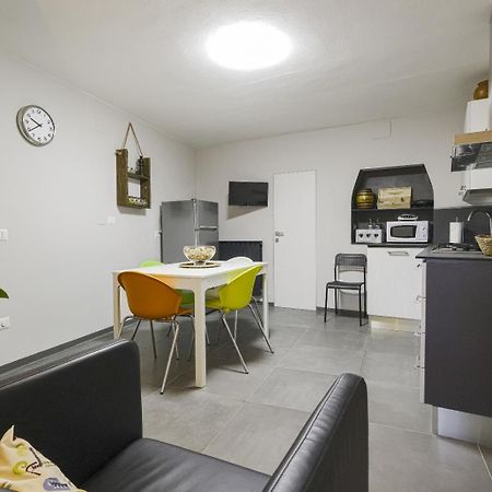 Casa Vacanze Vicolo Della Luna Ambra Ngoại thất bức ảnh
